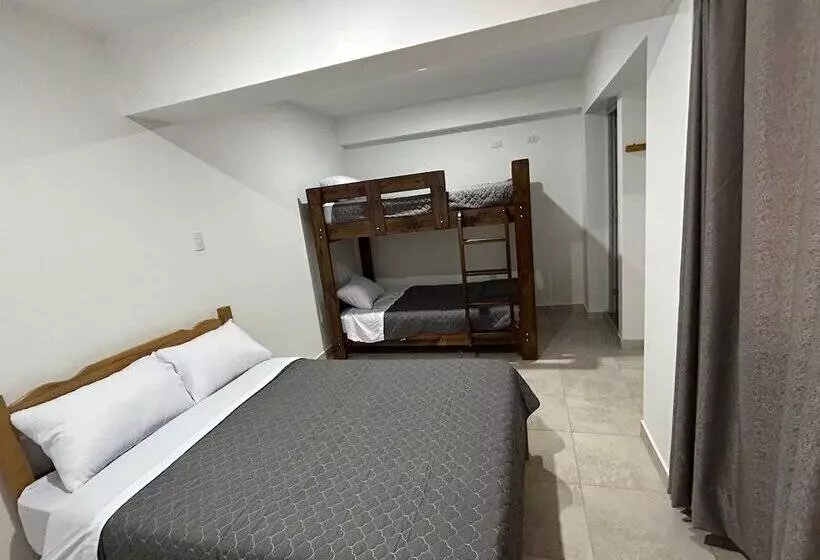 پانسیون Central Climbing Hostel