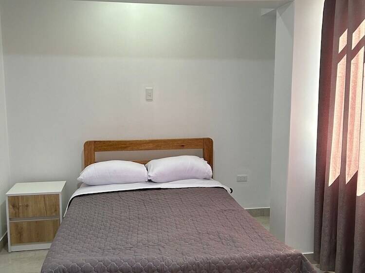 פנסיון Central Climbing Hostel