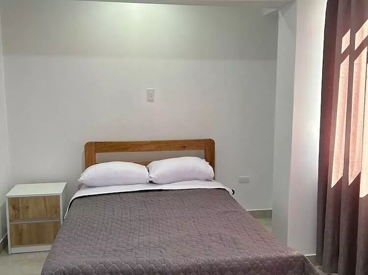 پانسیون Central Climbing Hostel