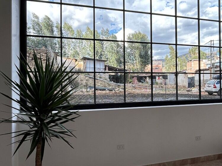 פנסיון Central Climbing Hostel