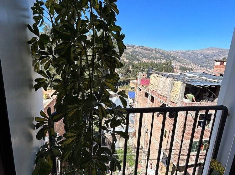 פנסיון Central Climbing Hostel