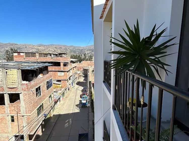 پانسیون Central Climbing Hostel