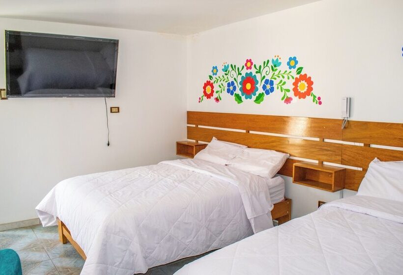 هتل Hostal Perlaschallay