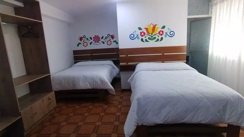 ホテル Hostal Perlaschallay