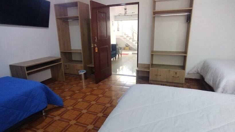 هتل Hostal Perlaschallay