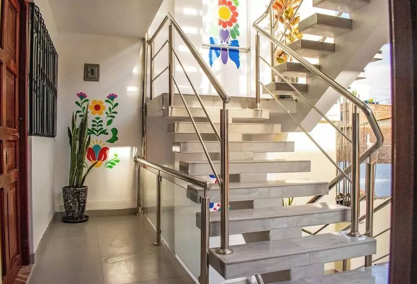 ホテル Hostal Perlaschallay