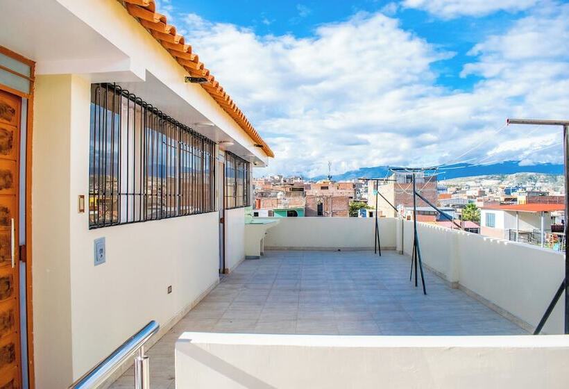 هتل Hostal Perlaschallay