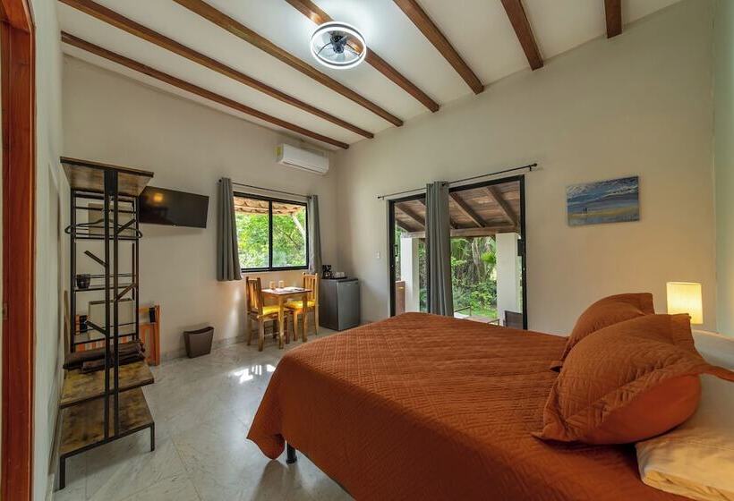 צימר Zenquility Inn & Tavern