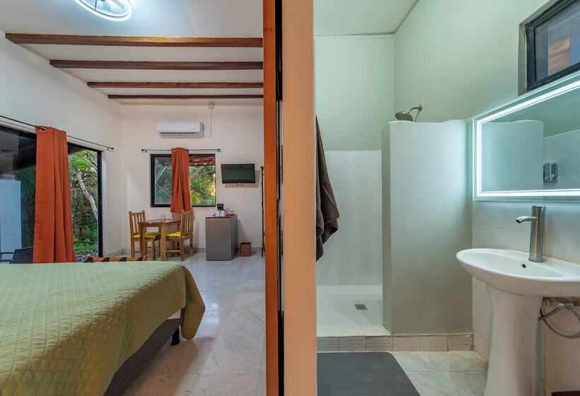 צימר Zenquility Inn & Tavern