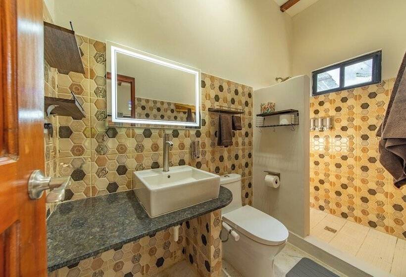 צימר Zenquility Inn & Tavern