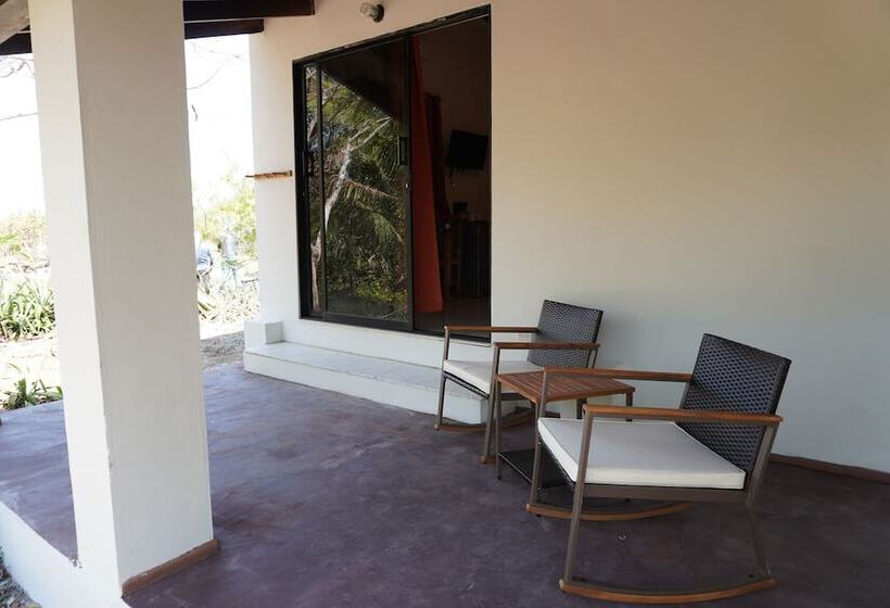 צימר Zenquility Inn & Tavern