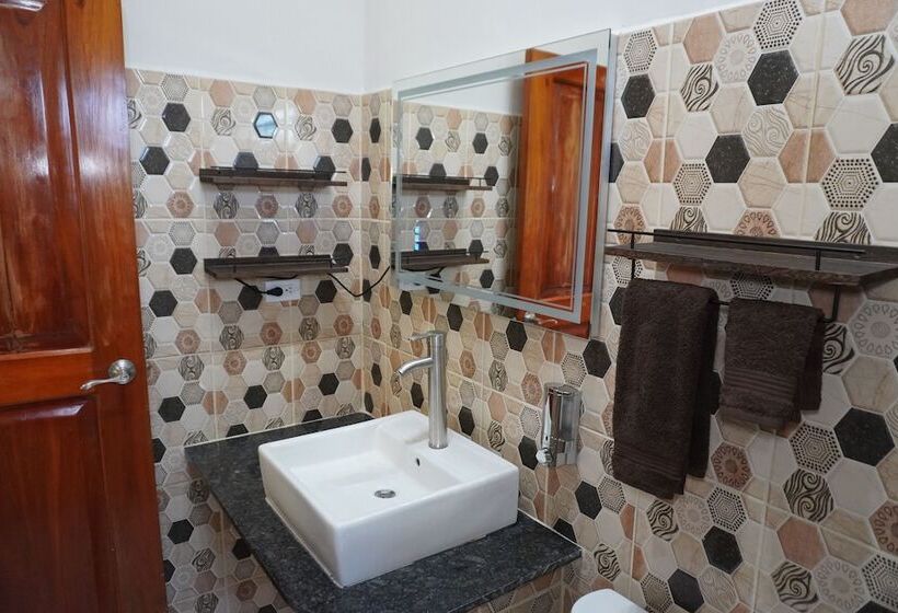 צימר Zenquility Inn & Tavern