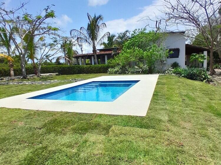 צימר Zenquility Inn & Tavern