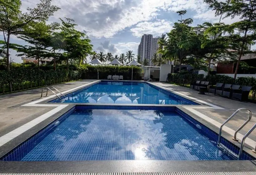 ホテル Veerdency Luxury Resort