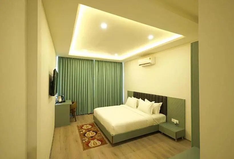 ホテル Veerdency Luxury Resort