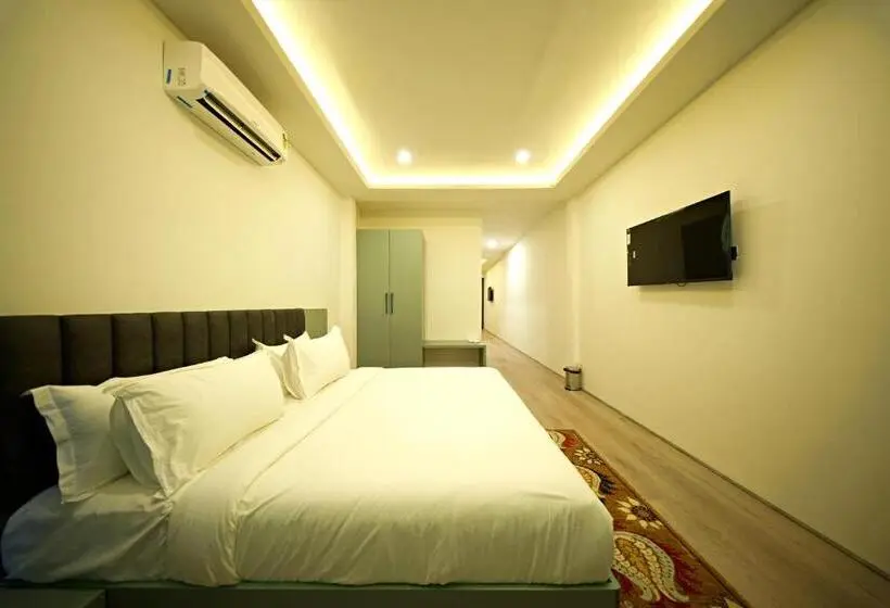 ホテル Veerdency Luxury Resort