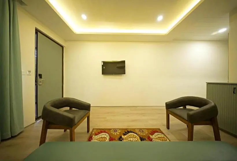 ホテル Veerdency Luxury Resort