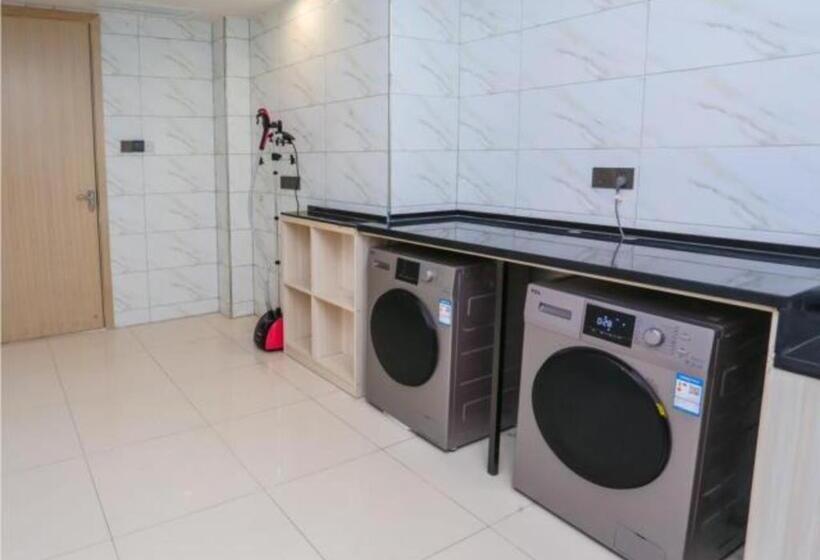 Echarm Hotel Wuhan Changjiang New District Gaoche Metro Station