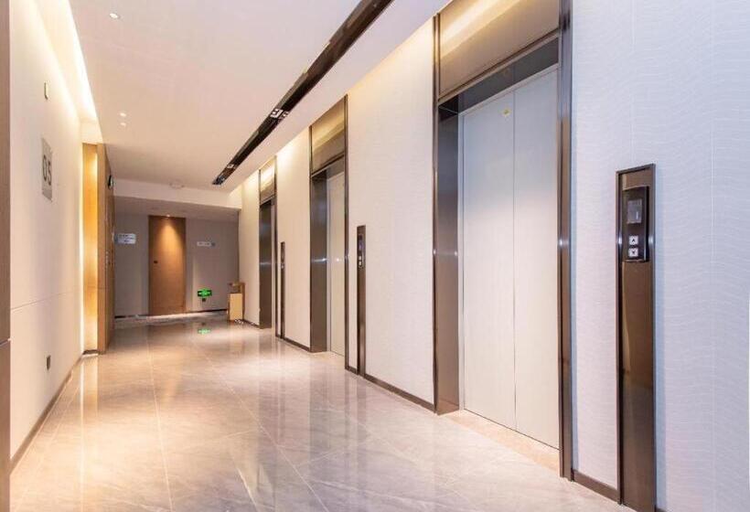 Echarm Hotel Wuhan Keting Polar Ocean World