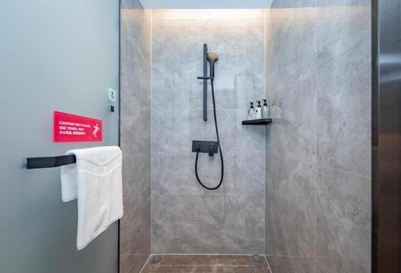 Echarm Hotel Wuhan Keting Polar Ocean World