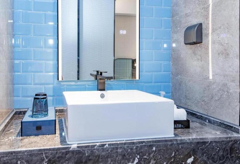 Echarm Hotel Wuhan Keting Polar Ocean World