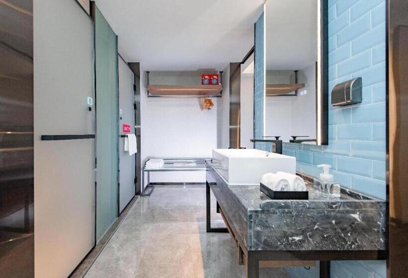 Echarm Hotel Wuhan Keting Polar Ocean World