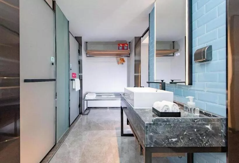 Echarm Hotel Wuhan Keting Polar Ocean World