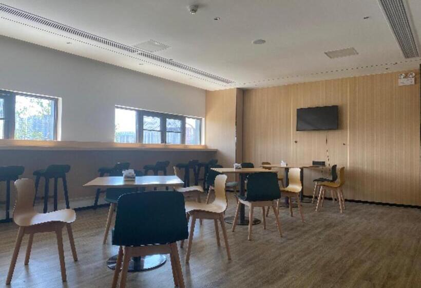 בית מלון כפרי City Comfort Inn Wuhan Yangluo Wanda Plaza