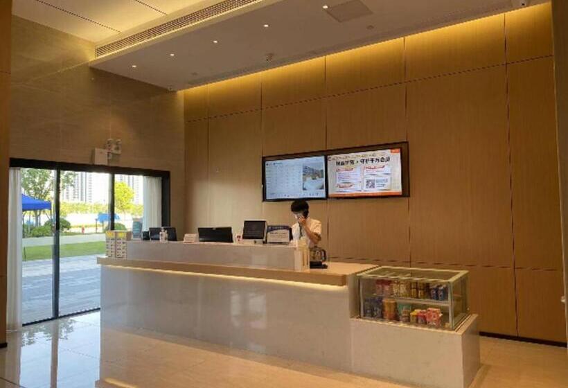 בית מלון כפרי City Comfort Inn Wuhan Yangluo Wanda Plaza