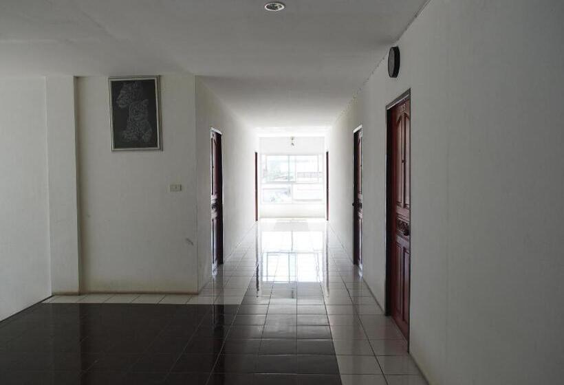 Отель Phetsuwan