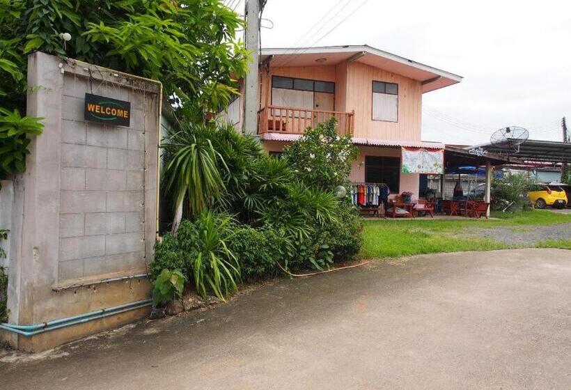 Отель Phetsuwan