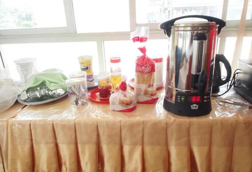 Отель Phetsuwan