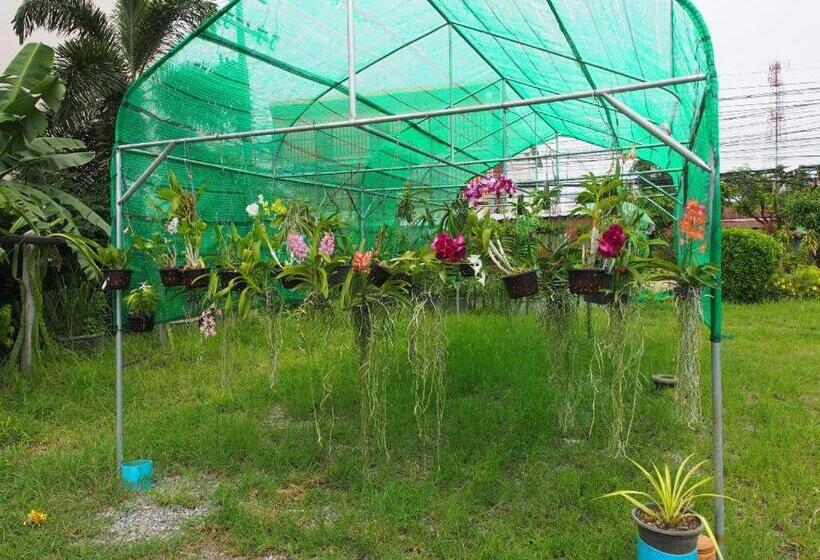 Отель Phetsuwan