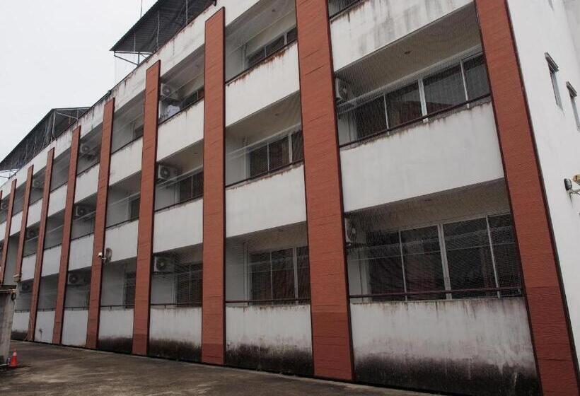 Отель Phetsuwan