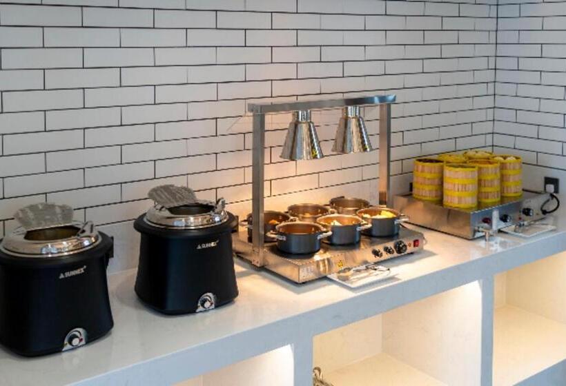 Echarm Hotel Hanzhong Wetland Park