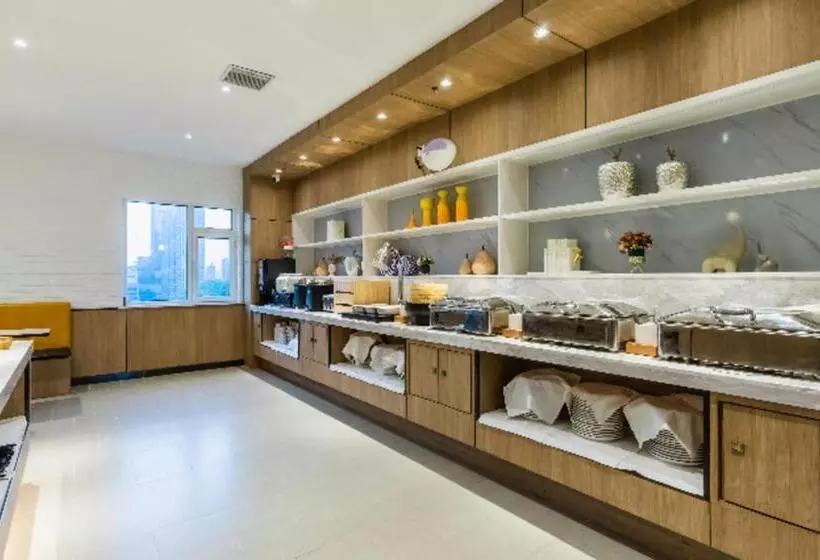 Hotelli City Comfort Inn Handan New Century Plaza