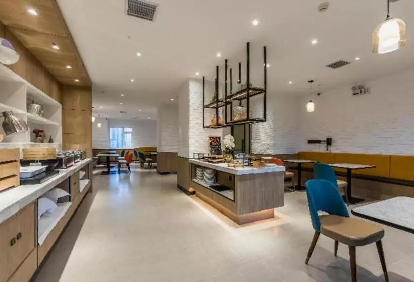 Hotelli City Comfort Inn Handan New Century Plaza