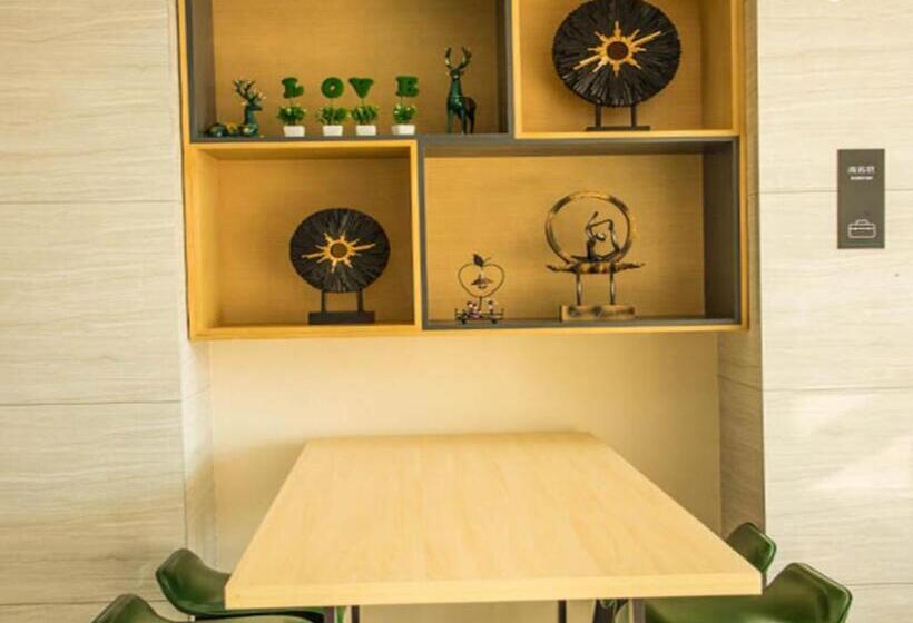 Hotel City Comfort Inn Huaihua East Station