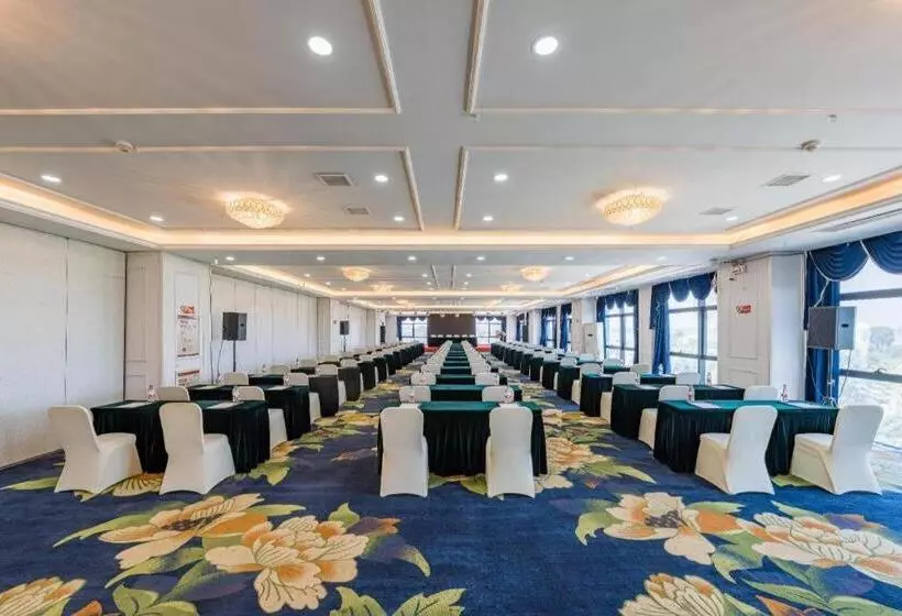 ホテル Grand Madison Jiujiang Yuexi Lake