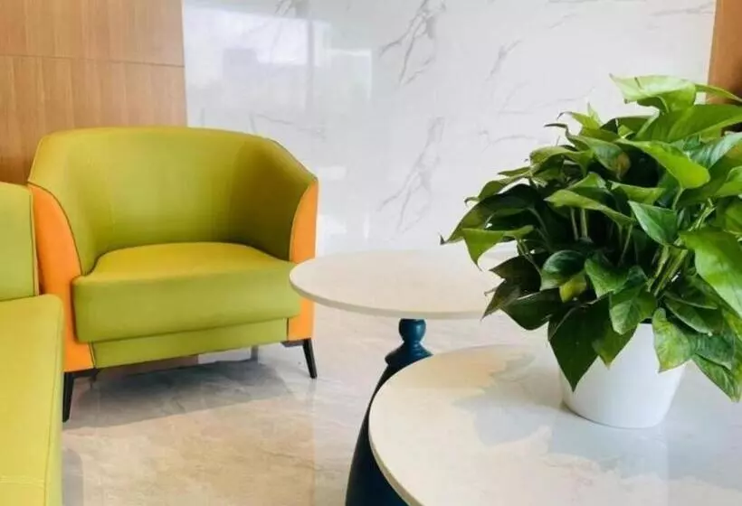 هتل Green Tree Inn Express Chengdu Jinniu District Railway Station Saiyuntai Metro Station