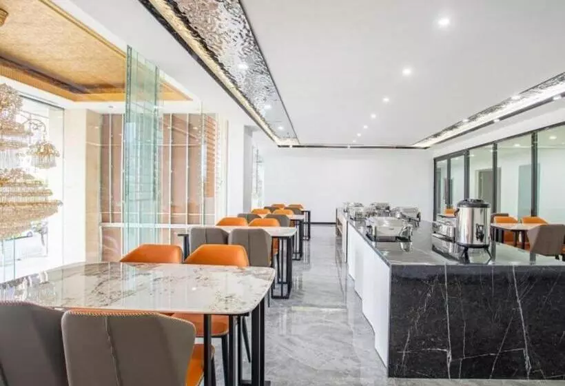 Hotelli Green Tree Inn Yunnan Chuxiong Yiren Ancient Town