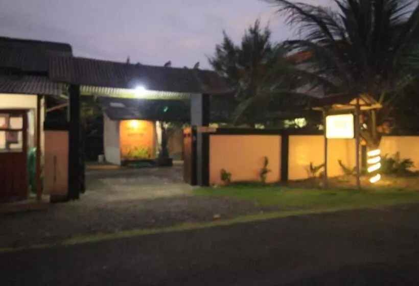 ホテル Jajapin Pondok Wisata Karapyak