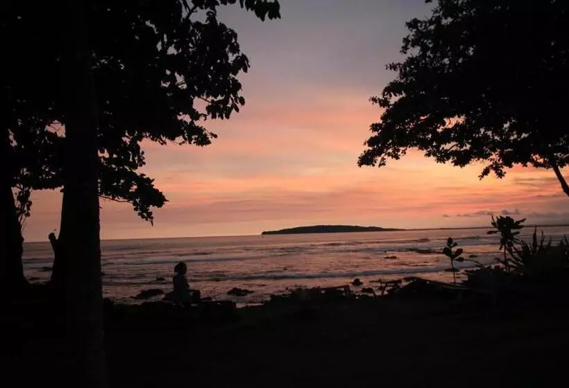 ホテル Jajapin Pondok Wisata Karapyak