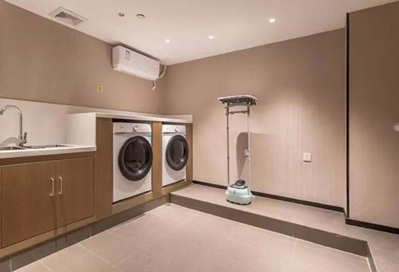 Hotelli Jtour Inn Nanning East Railway Station