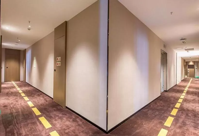 Hotelli Jtour Inn Nanning East Railway Station