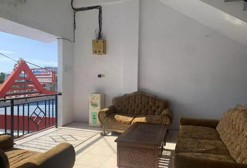 هتل Oyo 91263 Dinar Homestay