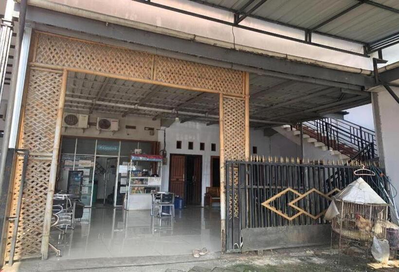 Отель Oyo 91263 Dinar Homestay