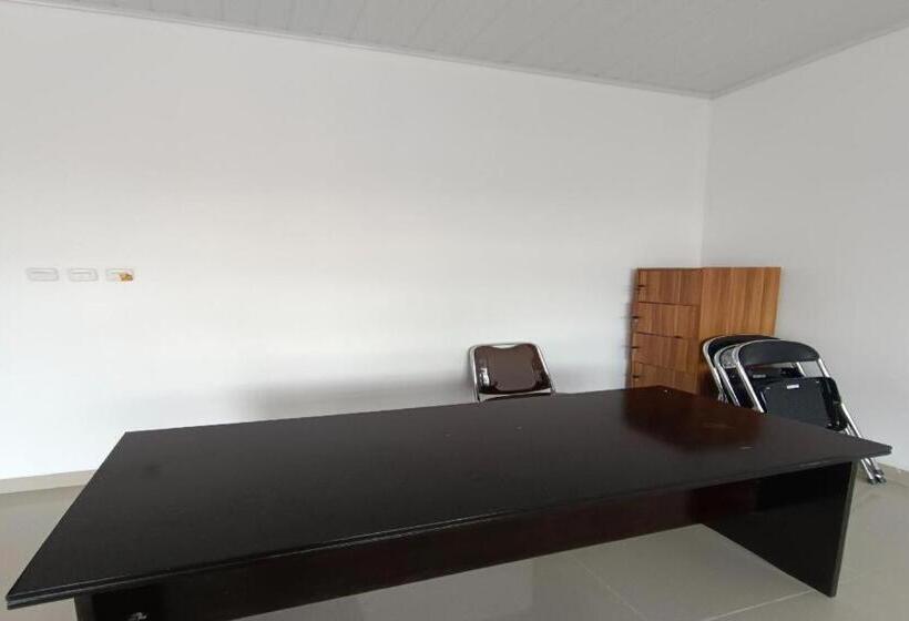 ホテル Oyo 92504 Guesthouse Porsea