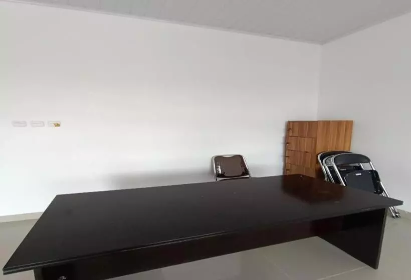 ホテル Oyo 92504 Guesthouse Porsea