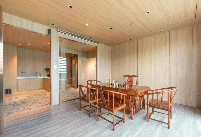 Lavande Hotel Zhongshan Shiqi Daxinxinduhui North Zhongshan Station